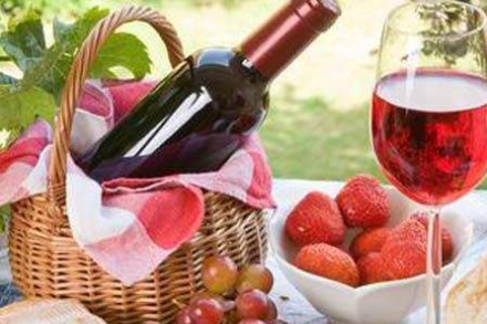 红酒与水果应该怎样搭配吃？