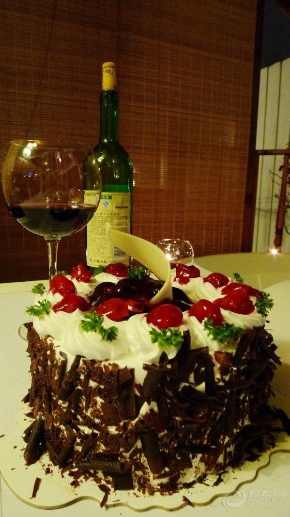 进口红酒代理商：蛋糕与红酒的巧妙搭配